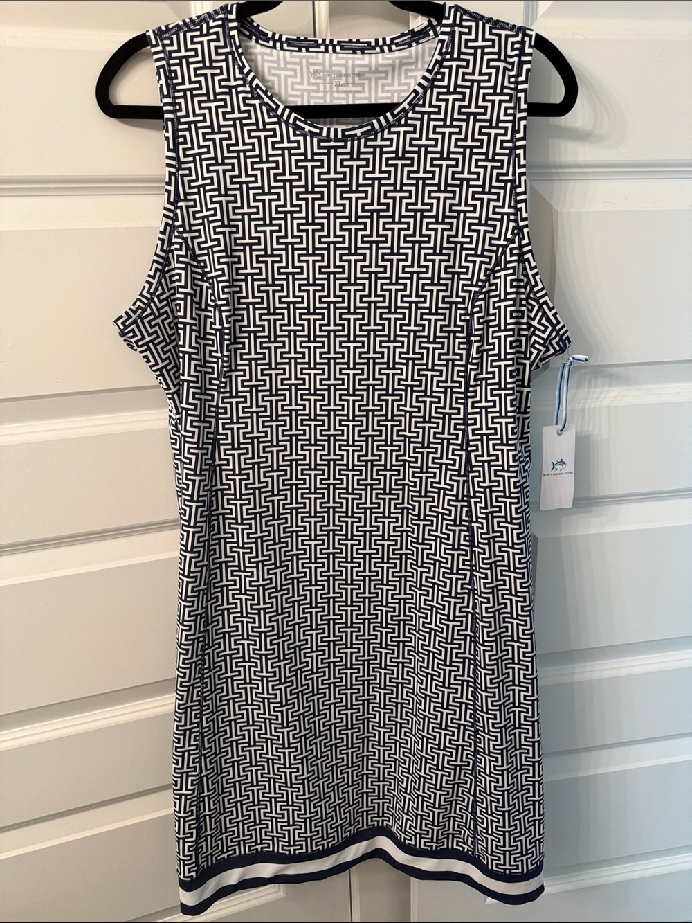 NWT Southern Tide Navy and White Sleeveless Geometric Shift Dress